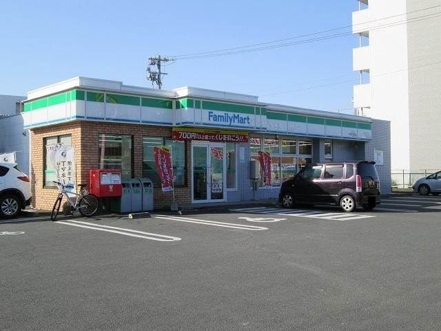 ラ・カーサ・フェリーチェ　Ⅱの周辺|ファミリーマート大淀二丁目店まで450m