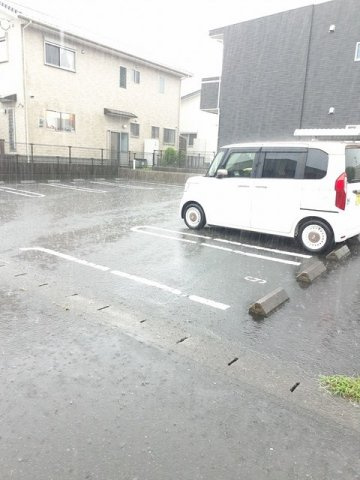 フィオーレ・デ・ペスカの駐車場