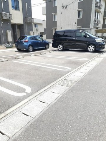 リライフ　Ⅱの駐車場