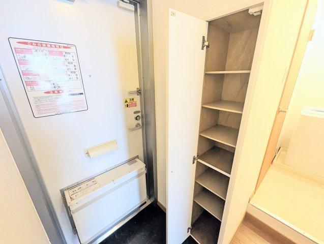 レオパレス木花の玄関|設備仕様は号室により異なる為、現況を優先します。