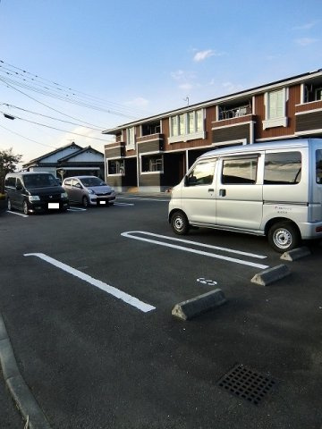 ラ・セゾンの駐車場