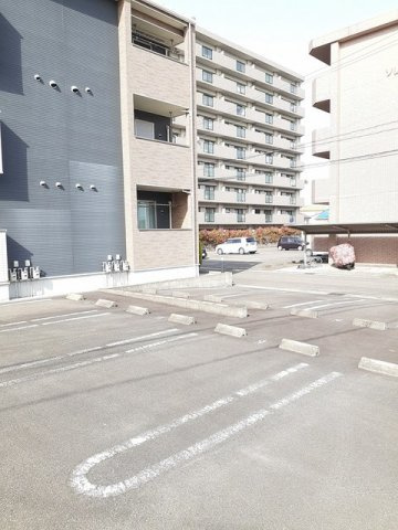 アプリリアの駐車場