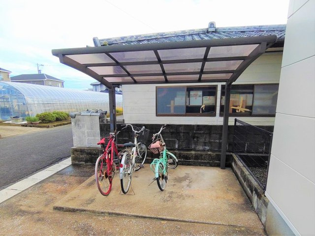 レオパレス若葉のその他|駐輪場