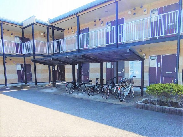 レオパレス源藤Ⅱの周辺|駐輪場