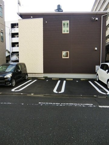 ヴォルフの駐車場