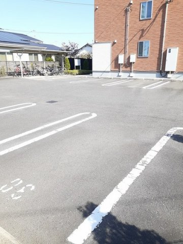 エテルノ　宮　Ｂの駐車場
