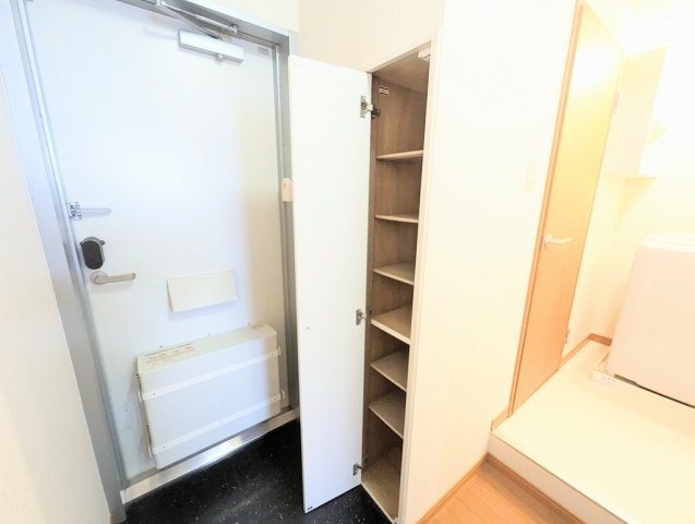 レオパレス源藤Ⅱの玄関|設備・仕様は号室により異なる為、現況を優先致します。