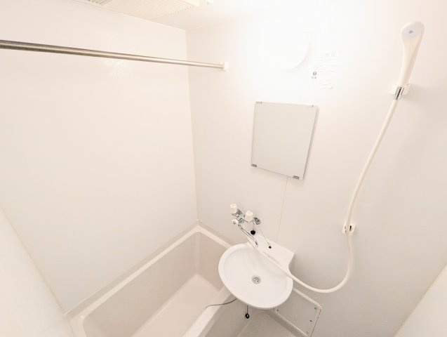レオパレス源藤Ⅱの浴室|設備・仕様は号室により異なる為、現況を優先致します。
