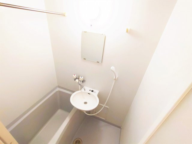 レオパレスえむてぃーの浴室|設備仕様は号室により異なる為、現況を優先致します。