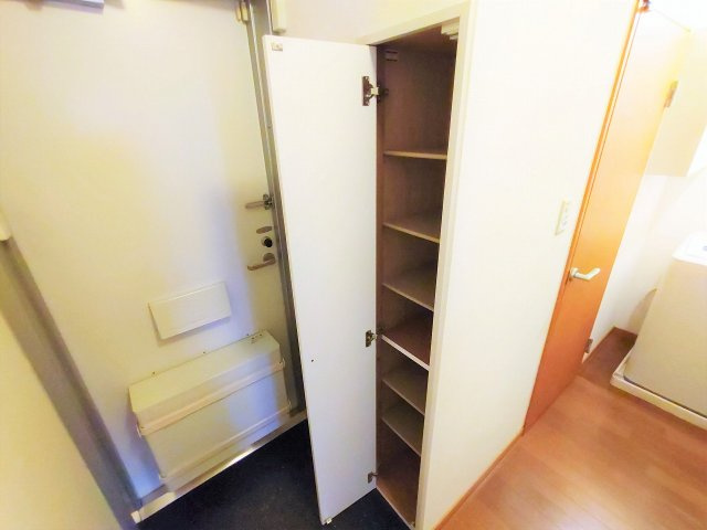 レオパレスソレーユの玄関|設備・仕様は号室により異なる為、現況を優先致します。