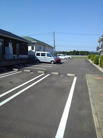ラ・メゾン・ミニョン　Ⅱの駐車場