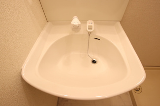 忙しい朝にもうれしい洗髪洗面化粧台です