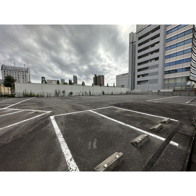 岐阜市香蘭１丁目の駐車場の駐車場