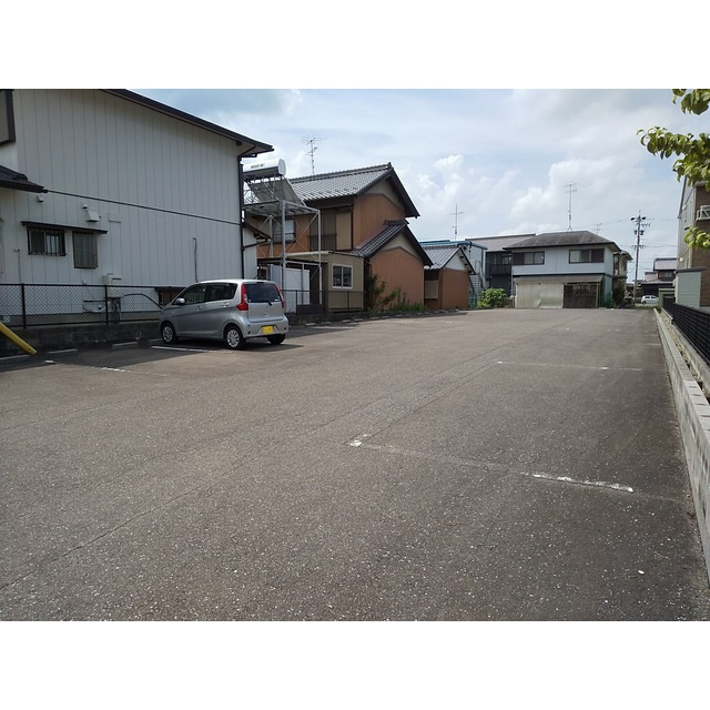 岐阜市茜部野瀬３丁目の駐車場の駐車場