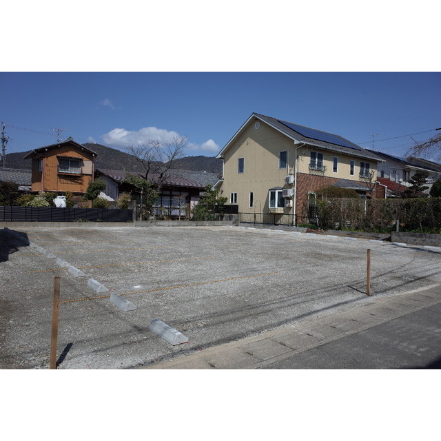 岐阜市長良校文町の駐車場