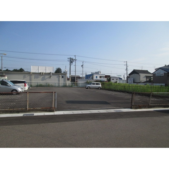 岐阜市北一色７丁目の駐車場の外観