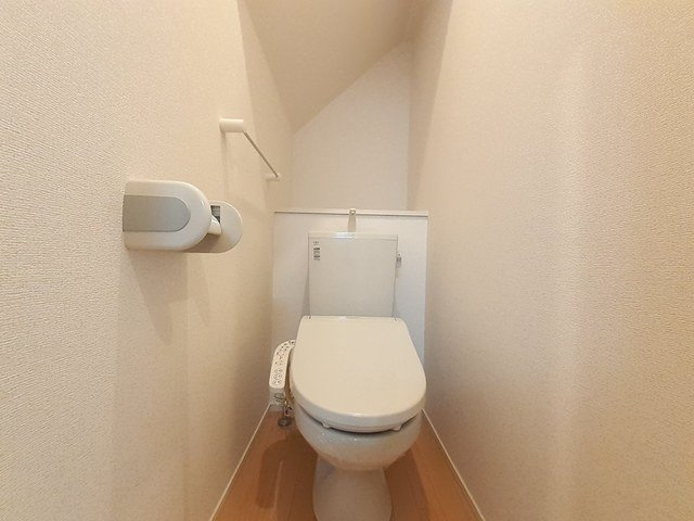 エグゼルティ　ＮＡＮのトイレ|落ち着いた色調のトイレです