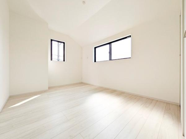 横浜市青葉区荏田町の新築一戸建の洋室|落ち着きのある洋室です！
休日はこちらでおくつろぎ下さい♪