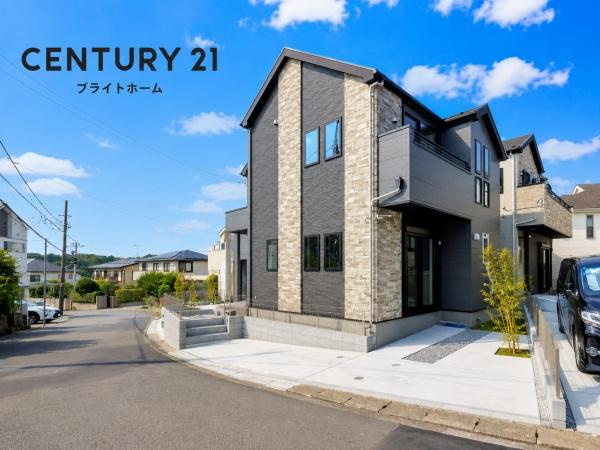 横浜市青葉区荏田町の新築一戸建の前面道路含む現地写真|閑静な住宅街につき住環境良好です♪
お気軽にお問い合わせください。