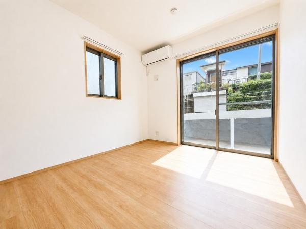 横浜市南区六ツ川２丁目の新築一戸建の洋室|落ち着きのある洋室です！
休日はこちらでおくつろぎ下さい♪