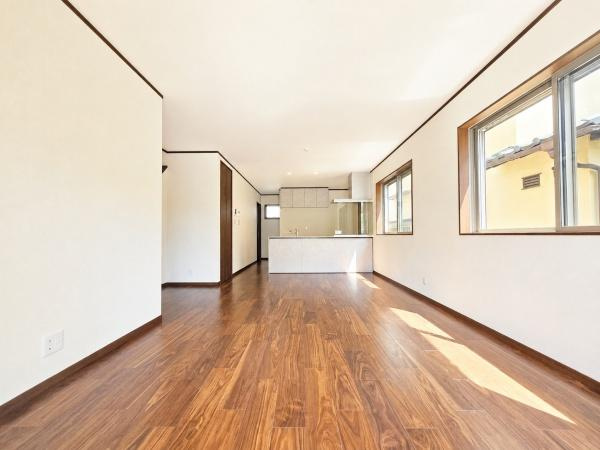 横浜市泉区和泉中央南２丁目の新築一戸建の居間・リビング|自慢したくなるリビング！
形も良く家具の配置にも困りません。