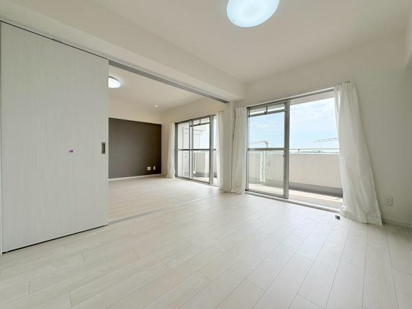 長峰杜の3番街１号棟の洋室|洋室６帖！リビングに繋がるお部屋です！バルコニーに面していて通風良好です♪