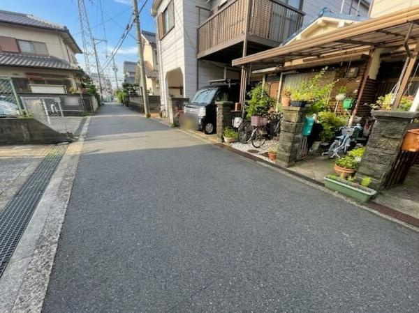 【前面道路含む現地写真】