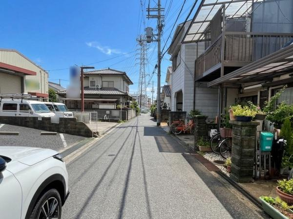 【前面道路含む現地写真】