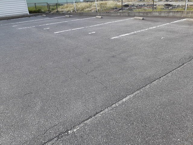 ロジュマン　フルールの駐車場