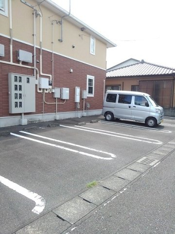 オーブ・ココの駐車場