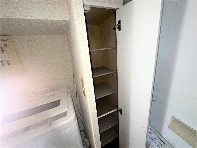 レオパレスＥＬＡＮの内装|靴箱です。
