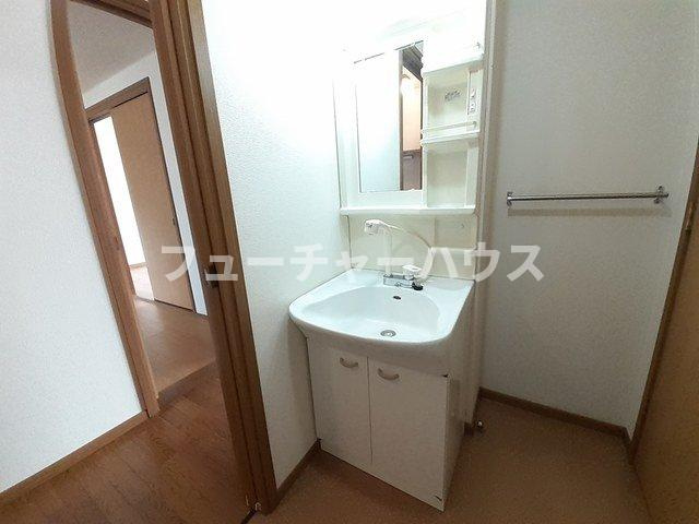 メゾンシャルマンの洗面所|コンパクトで使いやすい洗面所