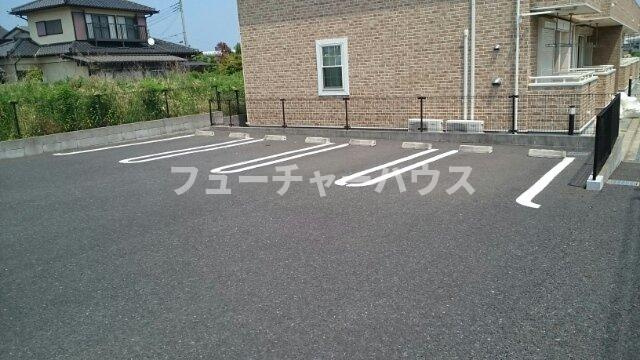 シエスタの駐車場|車をお持ちの方に嬉しい駐車場付きの物件です