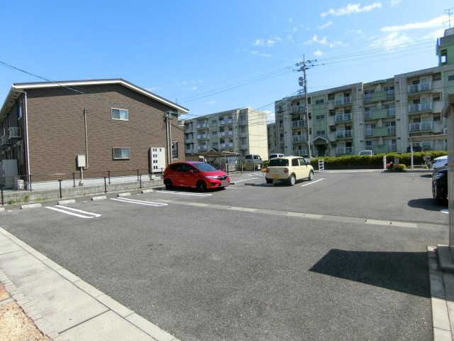サンライト・パレスⅡの駐車場