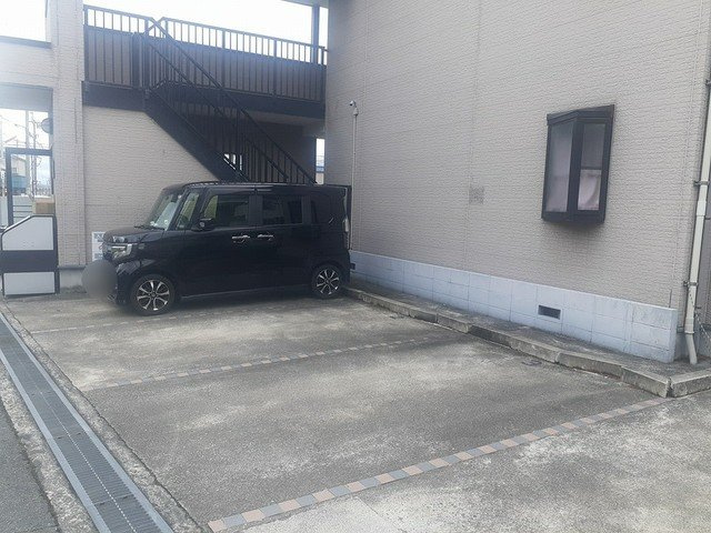 サンパティークの駐車場