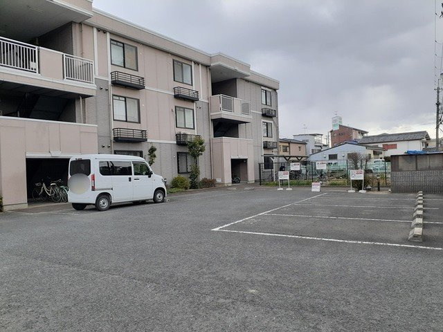 メゾン・ピアの駐車場