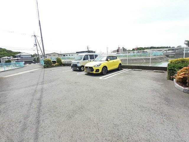 メロウビュ－の駐車場