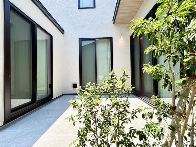 富士宮市野中の新築一戸建|住まいが中庭を優しく包み込む…