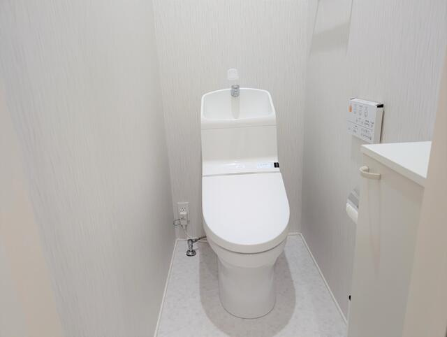 富士市宮島の中古一戸建|２階にもトイレが付いて便利に…