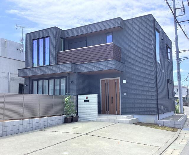 富士市宮島の中古一戸建|フラットルーフのお洒落な外観…