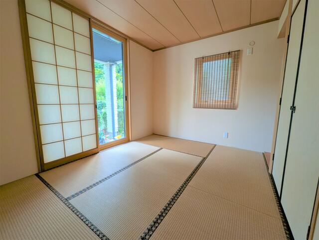 富士宮市大鹿窪の中古一戸建|１階の和室６帖は南に面して明…
