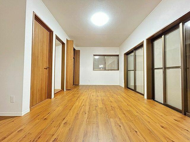 富士市伝法の中古一戸建|１階洋室　別角度