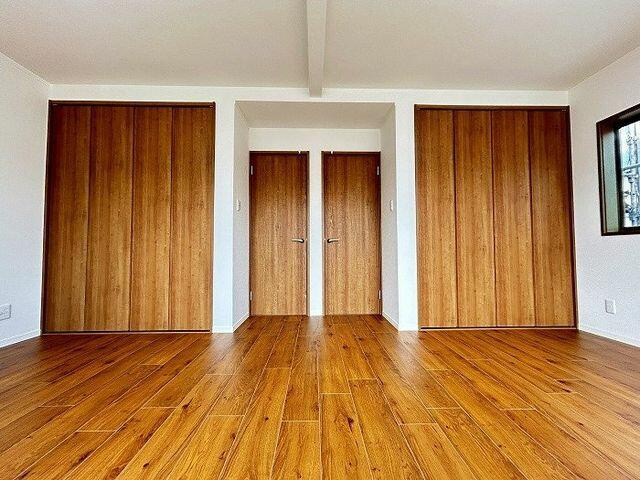 富士市伝法の中古一戸建|２階東側洋室　バルコニー側か…