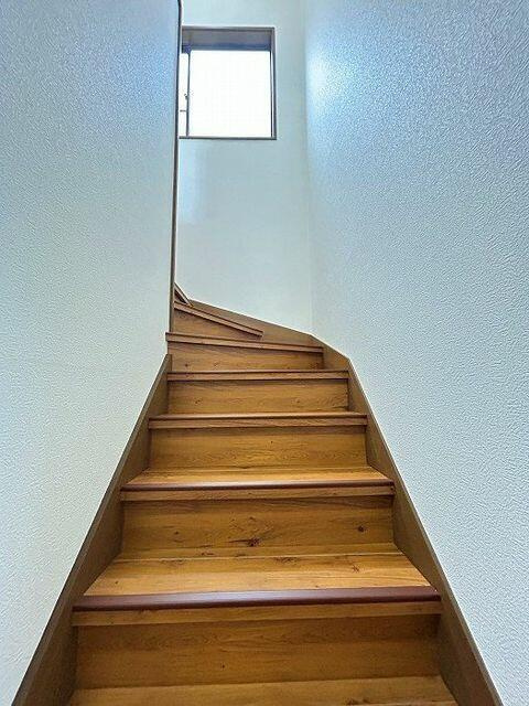 富士市伝法の中古一戸建|階段
