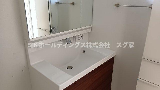 高浜町立石中古戸建住宅の独立洗面台