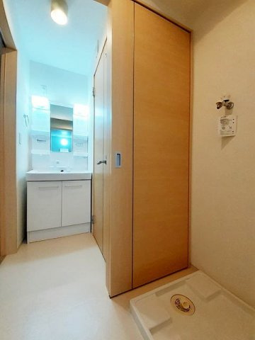 グリーンヴィレッジⅡの洗面所|忙しい朝には欠かせない洗面所です