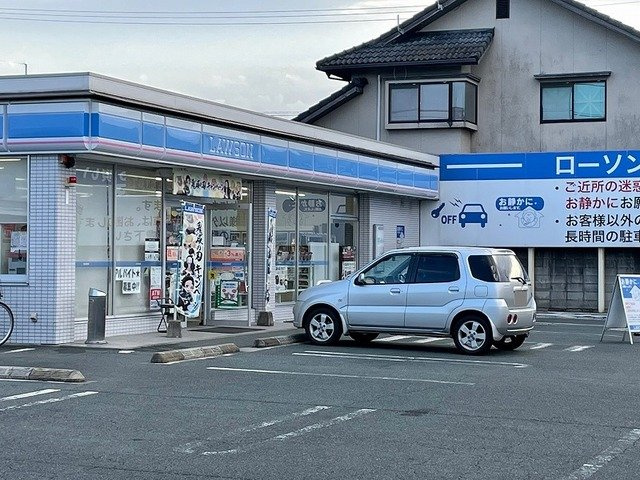 ＴＫ・Ⅲの周辺|ローソン花立二丁目店まで400m