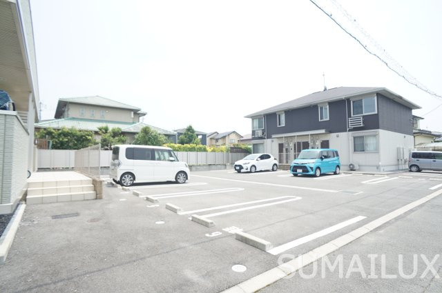 ソラーナⅡの駐車場