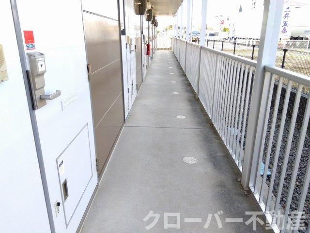 レオパレスヴィルヌーブのロビー