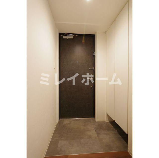 ジニア不動前の玄関